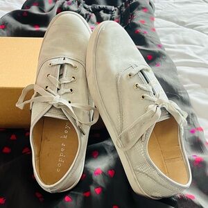 Copper Key Woman’s Gray Casual Shoes , size 6.5